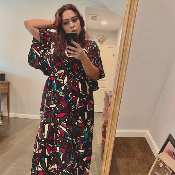 Threads of Violet - Picture 12 of 16